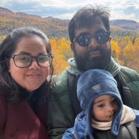 Kavya, Famille à Barrie