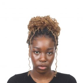 Monjola, Babysitter à Markham