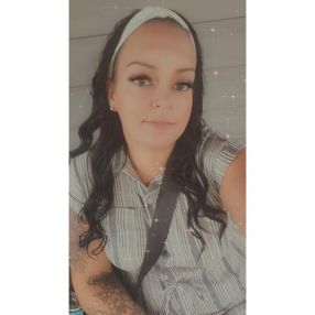 Krystal, Babysitter in LaSalle