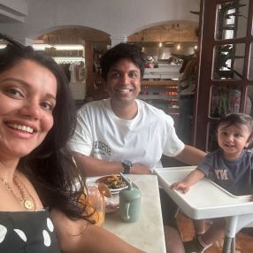 Shweta, Famille à Ajax