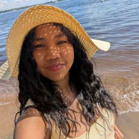 Safidiniombonana, Babysitter in Moncton