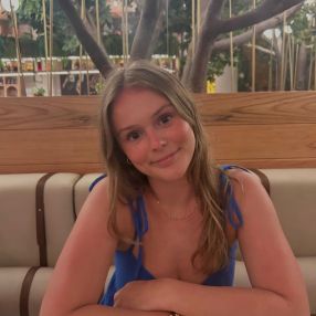 Olivia, Babysitter à Stratford