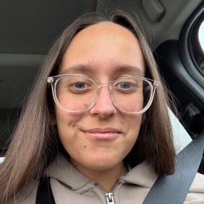 Kaitlyn, Babysitter à Barrie