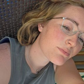 Isabel, Babysitter in Moose Jaw