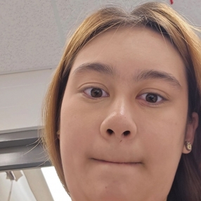 Kloee, Babysitter à Edmonton