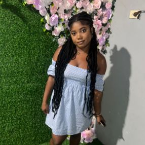 Daina-lee, Babysitter à Toronto