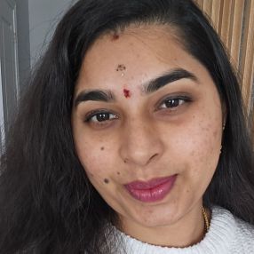 Dikshitha, Babysitter à Oshawa