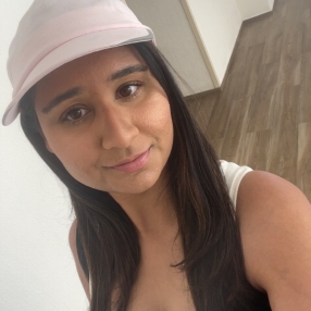 Simran, Babysitter à Calgary