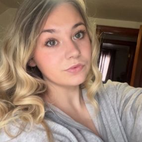 Tori, Babysitter à Port Colborne