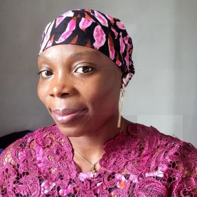 Akinbola, Babysitter à Oshawa