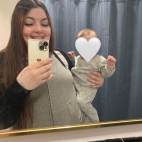 AvaLee, Babysitter à Port Colborne