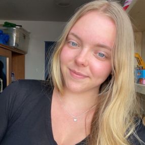 Cassielle, Babysitter à Embrun
