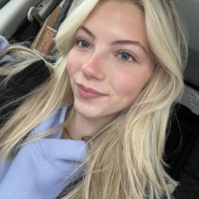 Jessie, Babysitter à Oshawa