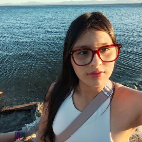 Romina, Babysitter in Delta