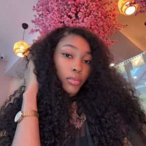 Saran, Babysitter in Longueuil