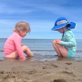 Avital, Family in Dieppe