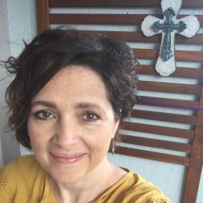 Veronica, Babysitter in Medicine Hat