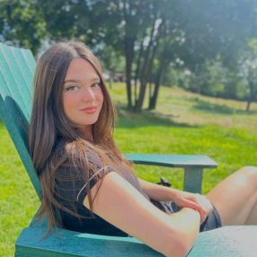 Abbie, Babysitter à Pointe-Claire
