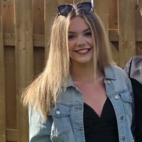 Mia, Babysitter in Kawartha Lakes