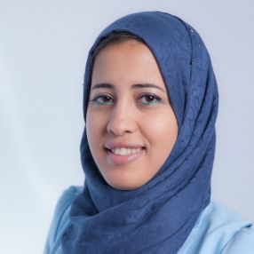 Amira, Famille à Ajax