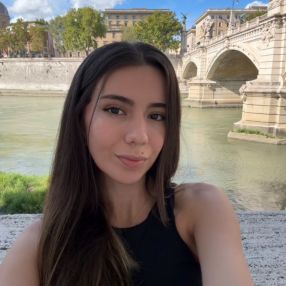 Valerie, Babysitter in Montreal