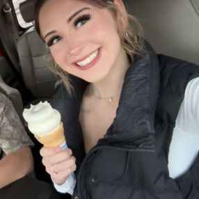 Keely, Babysitter à Fort Saskatchewan