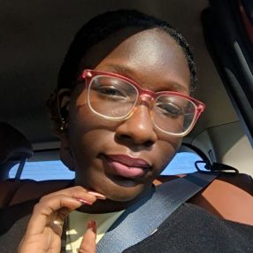 Lolade, Babysitter in Timmins