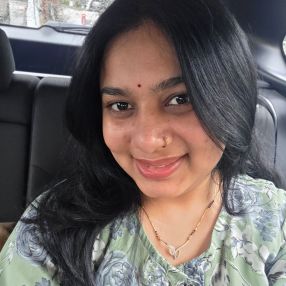 Sneha, Babysitter in Surrey