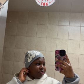 Oluwapelumi, Babysitter in Thompson