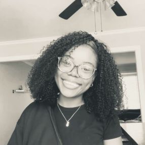 Esther, Babysitter à Levis