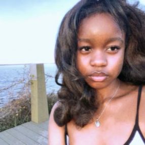 Albertine, Babysitter à Longueuil