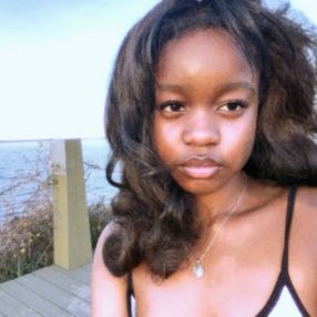 Albertine, Babysitter à Longueuil