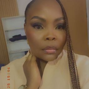 Roseline, Babysitter in Winnipeg