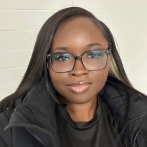 Shanae, Babysitter à Brantford