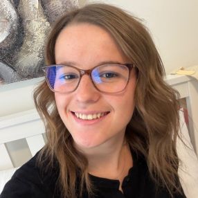 Abby, Babysitter à Centre Wellington
