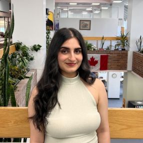 Tanveer, Babysitter à Winnipeg