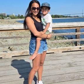 Cana, Famille à Burnaby
