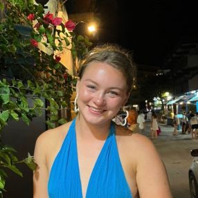 Zoe, Babysitter à Québec