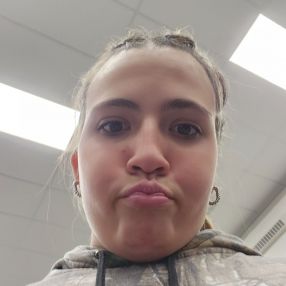 Sydney, Babysitter in Spruce Grove