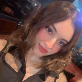 Nisrine, Babysitter in Laval