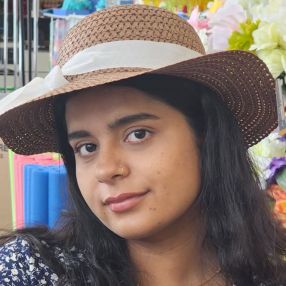 Navneet, Babysitter à Sherwood Park