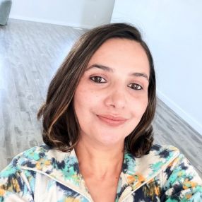 Manita, Babysitter in Fort Saskatchewan