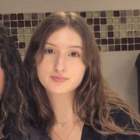 Sofia, Babysitter à East Gwillimbury