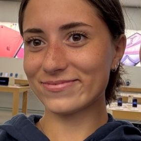 Maddie, Babysitter in Senneville