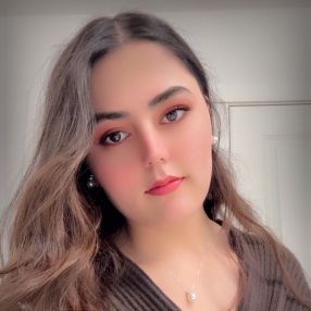 Aselah, Babysitter in London
