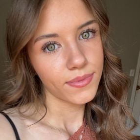 Daillyn, Babysitter à Innisfail