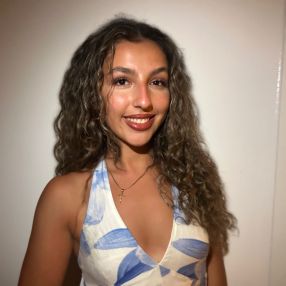 Bernadette, Babysitter in Pickering