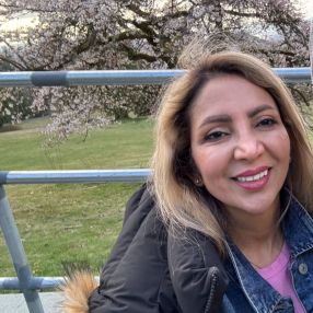 Raha, Babysitter à Coquitlam