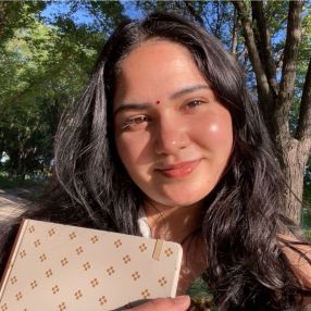 Mehreen, Babysitter à Winnipeg