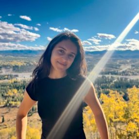 Maya, Babysitter in Cochrane